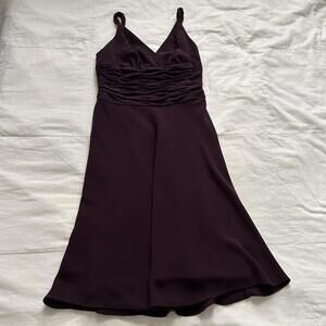Jones New York Vintage Purple twist strap dress with flattering ruching Size 4